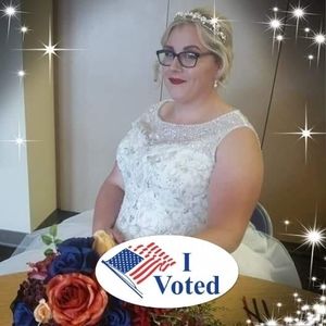 Meet your Posher, Adrianne